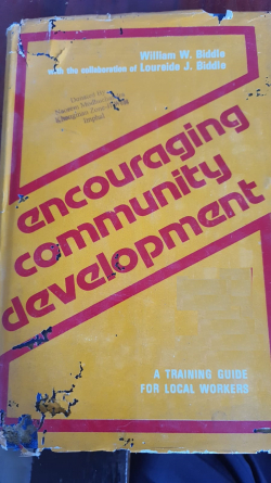 Encouraging Community Development : A Training Guide for Local Workers